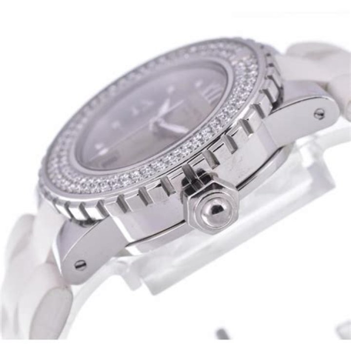 إذا كانت الهمزة مكسورة وماقبلها مضموم تكتب علي