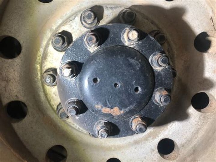 قم للمعلم وفه التبجيلا كاد المعلم ان يكون رسولا شرح