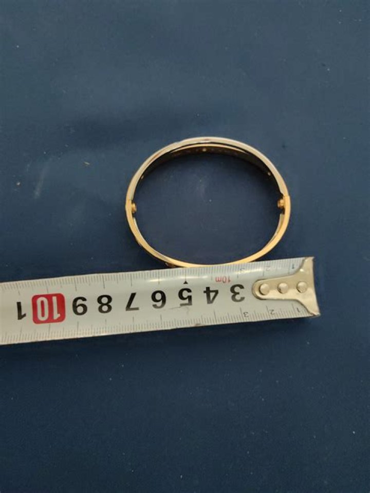 جزء الزهرة الذي يشير اليه السهم هو