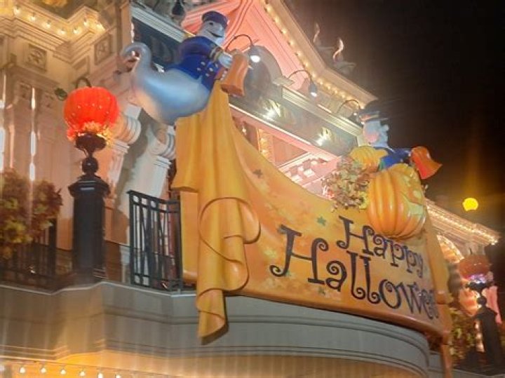 تماشينا والارض غيوم كلمات