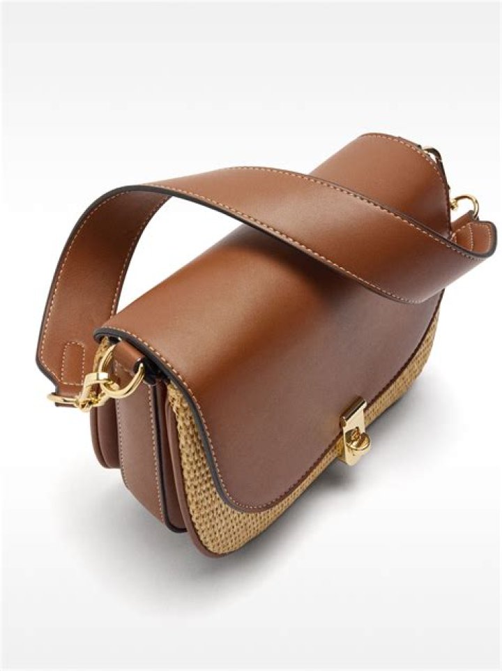 شي ان قامت برعاية برنامج ذا فويس