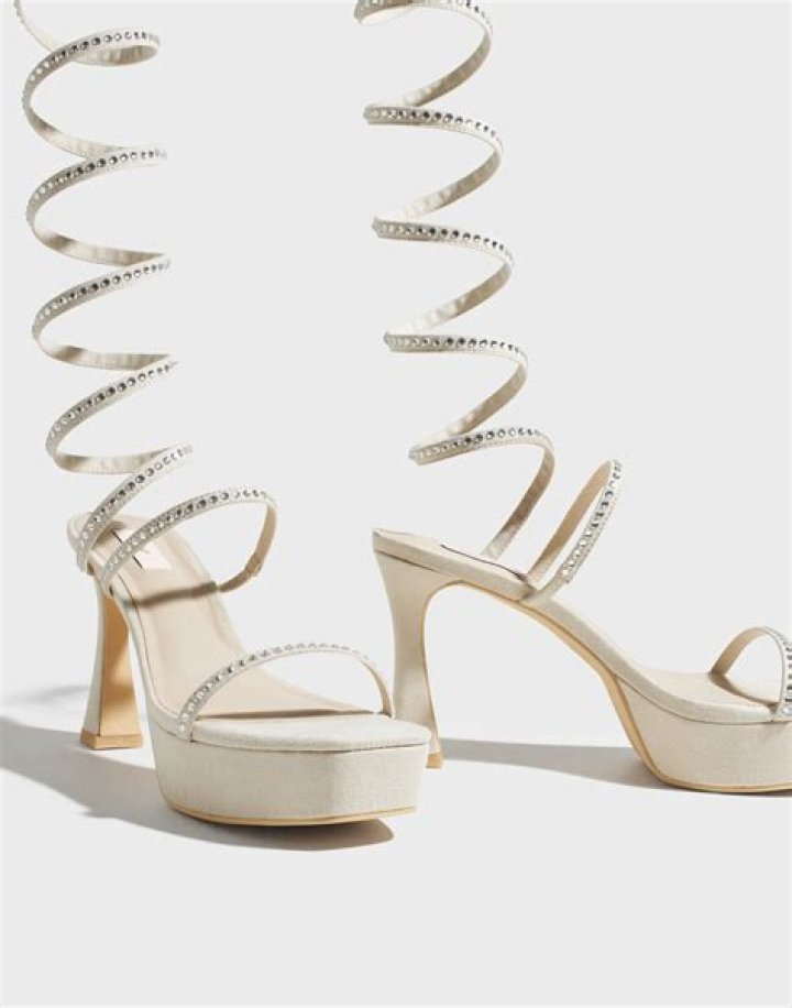 الساعه كم يعرض مسلسل من شارع الهرم الى