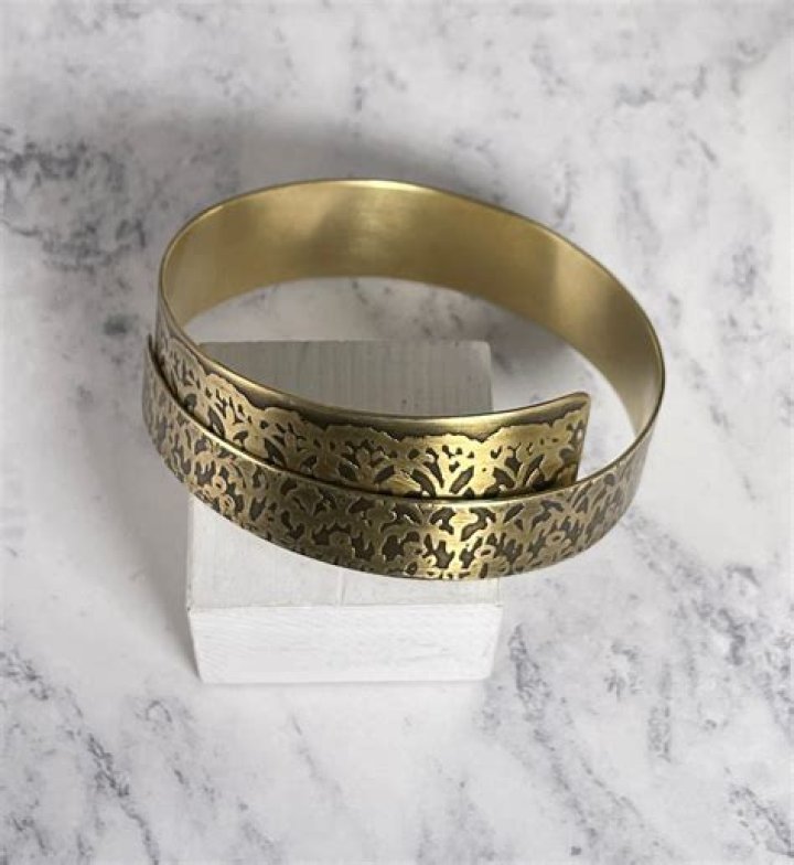 تفسير حلم الجمل في المنام للعزباء والمتزوجة والحامل وللرجل