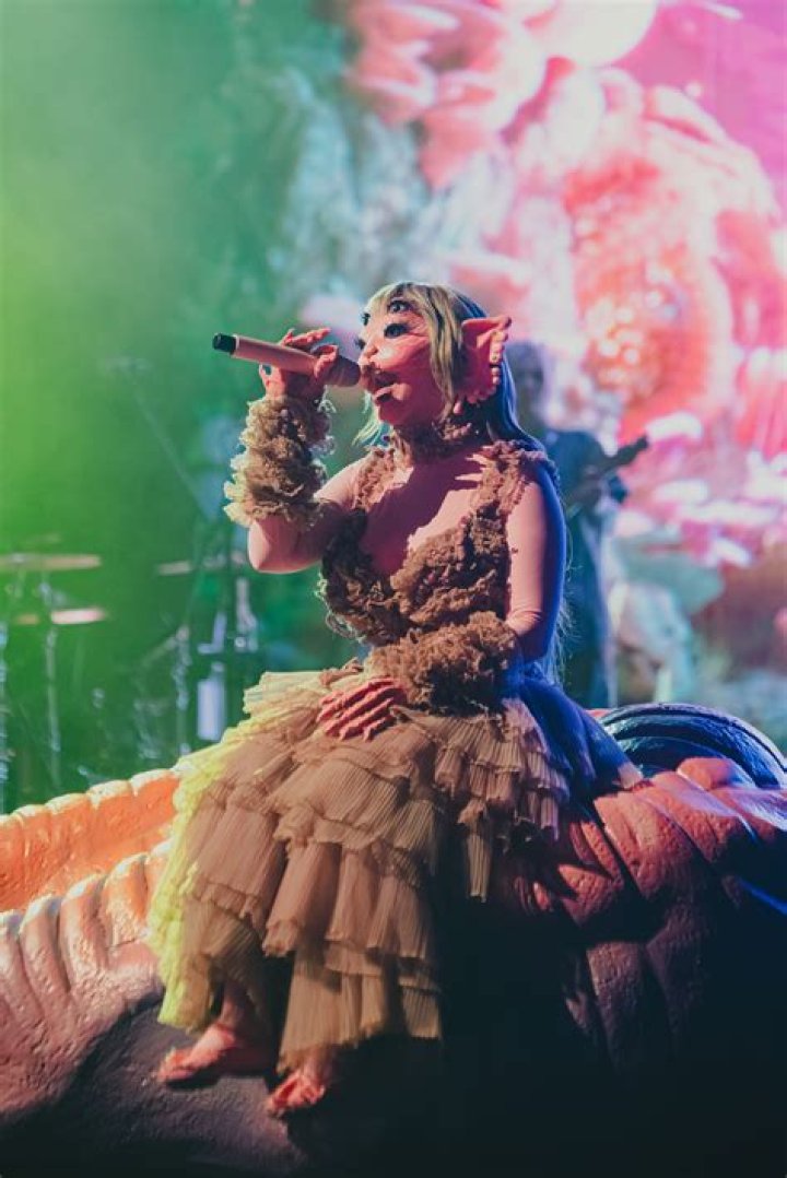 Melanie Martinez Doesn't Own Jeans: 25 Things You Don't Know