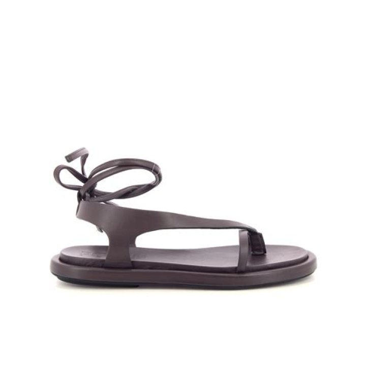 اضرار الخس للحامل في الشهور الأولى