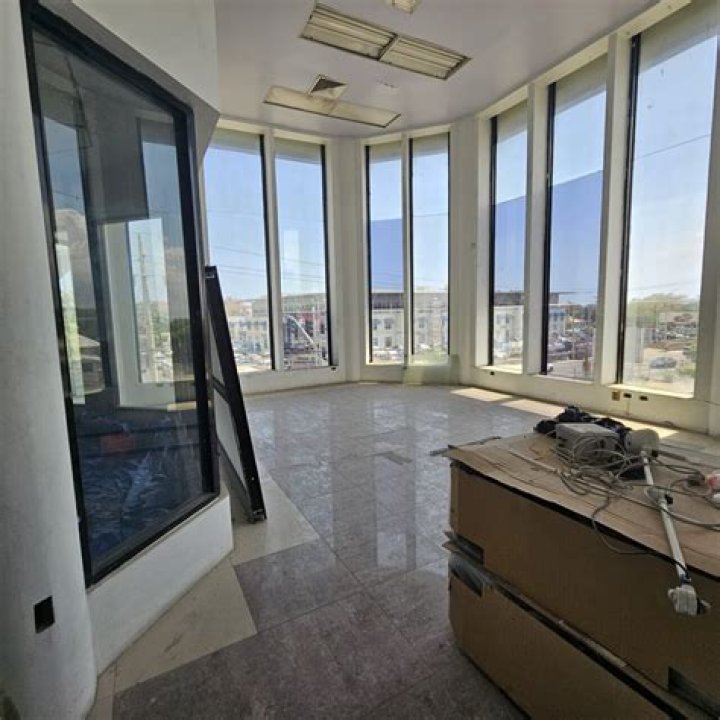 من هي زوجة جعفر الغريب ويكيبيديا