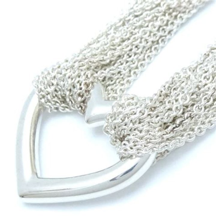 سال طارق من يجعل الشمس تشرق