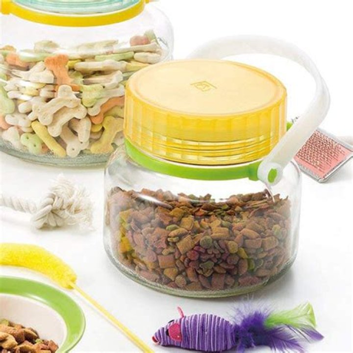 المعرفة هو اسم يدل على شي معين مثل ابها خالد الفصل