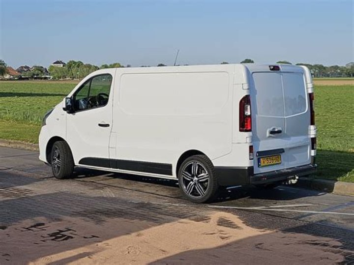 الكلمة الموصولة خطا ورسمت بشكل خاطئ هي