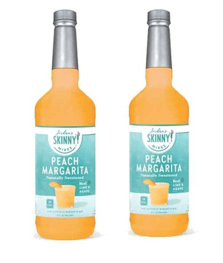 أنفق سعد ٢٤٠ ريالا، بينما أنفق خالد مبلغا أقل من ذلك. أي النقاط الممثلة على خط الأعداد تمثل المبلغ الذي أنفقه خالد؟ ن م ل ك