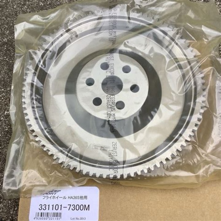 يسمى المعيار الذي يستخدم في المقارنة بحيث يعمل كباقي المجموعات التجريبية ما عدا المتغير المستقل لا يطبق عليه، يسمى بالعامل الثابت.