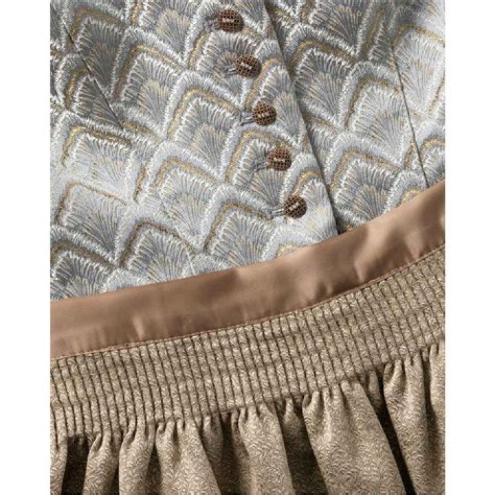 مالخطوة الأولى في الانقسام المتساوي ؟ تتضاعف عدد الكروموسومات داخل الخلية تصطف أزواج الكروموسومات وسط الخلية تنفصل أزواج الكروموسومات بعضها عن بعض ينقسم السيتوبلازم وتنتج خليتين