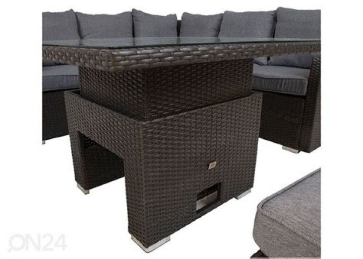 بنى العباسيون العواصم لتكون مناطق دفاعية داخلية.