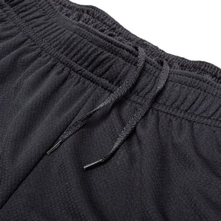 التوازن والتناظر والتشعب والتكرار من قواعد الزخرفة الإسلامية