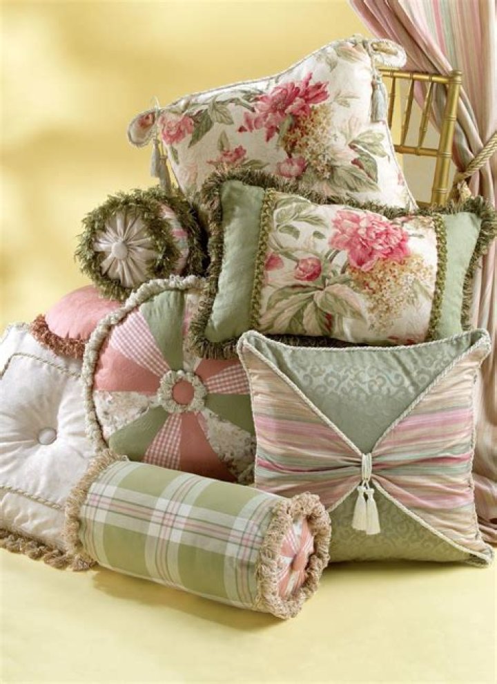 ديانة مي عز الدين