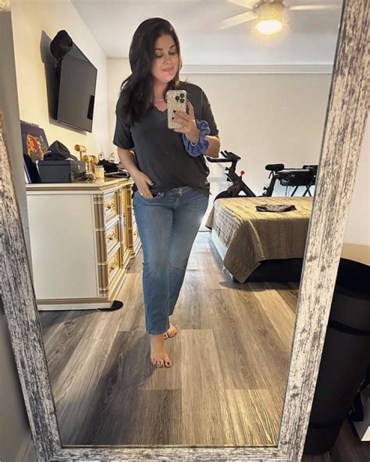 90 Day Fiance’s Loren Shares Postpartum Progress: Bikini Photos