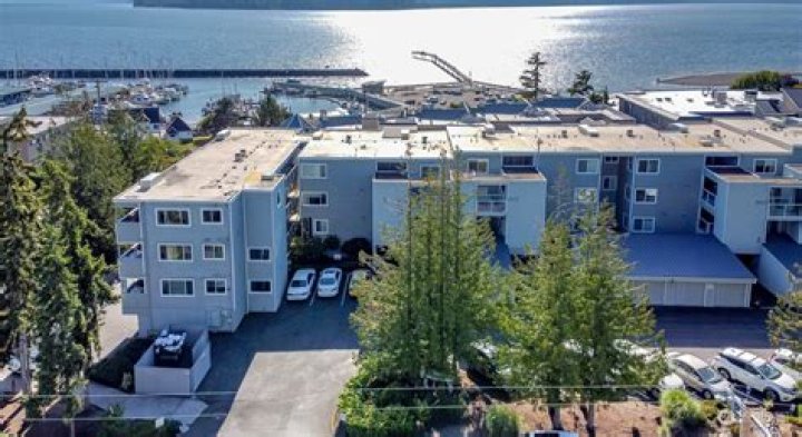 جميع ما يلي يعد من مزايا معالجات النصوص ماعدا