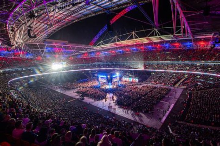 Full Card, Predictions and Streaming Info