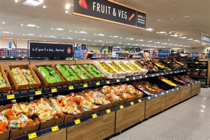Aldi fans racing to get their hands on a goodie box with pizza, loads of veggies, fruit & pastries - it’s such a bargain