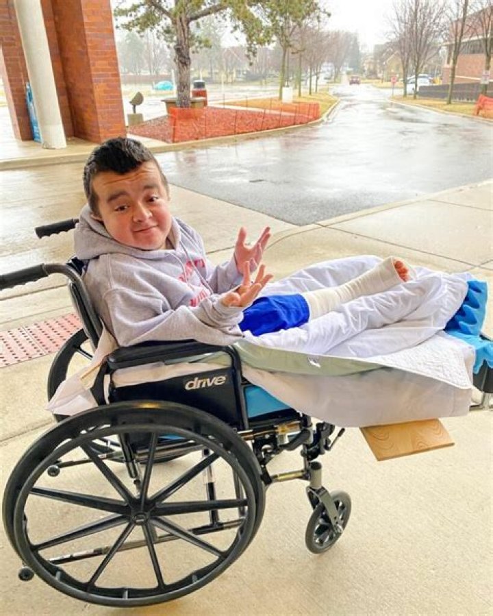 Alec Cabacungan Wiki 2019: Age, Birthday, Parents, Family, Still Alive, Shriners Hospital