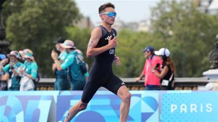 Team GB’s Alex Yee video calls mum after collecting silver medal for finishing second in Olympic triathlon
