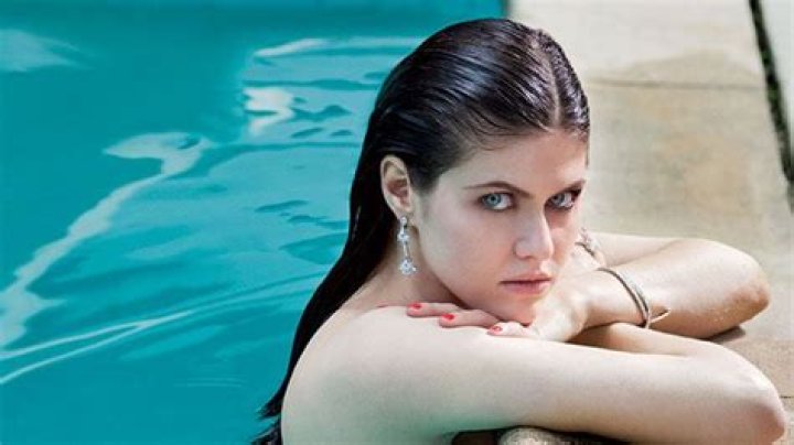 Exploring The Allure Of Alexandra Daddario: The Iconic Nude Pool Moment