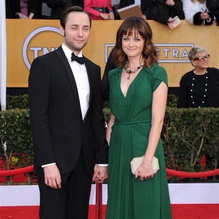 Alexis Bledel and Vincent Kartheiser's Love Timeline