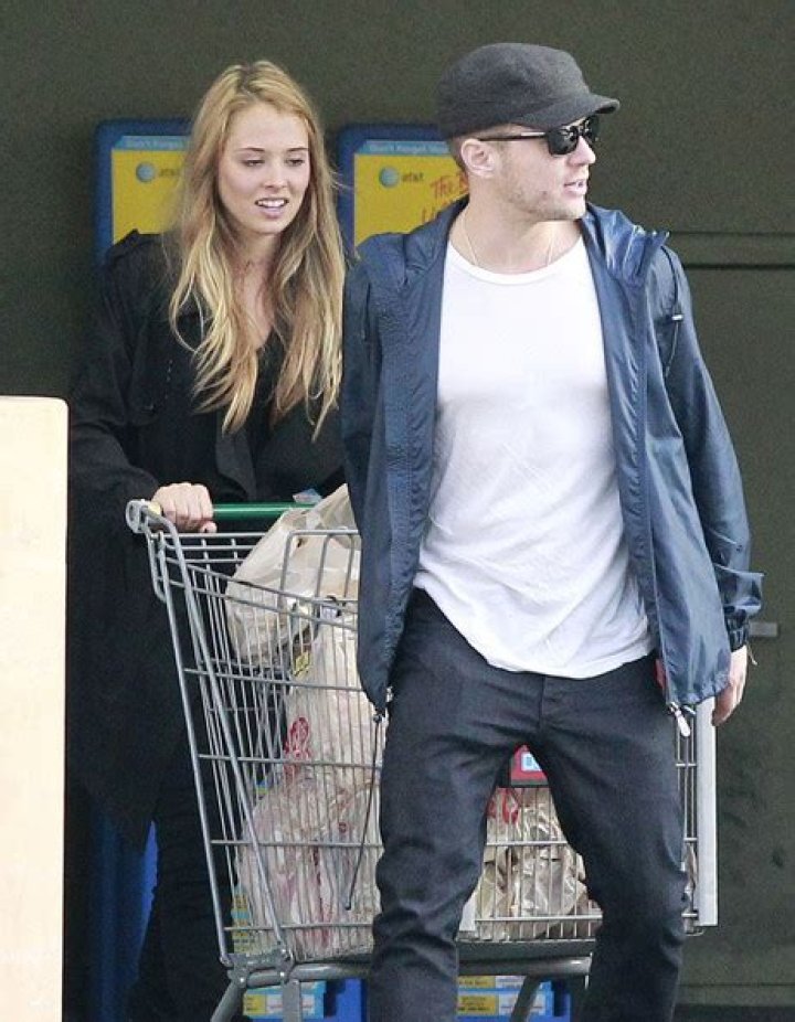 Unveiling The Mystery Of Alexis Knapp's Boyfriend