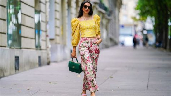 Allison Williams Wear Pants Under Her Gown: Pic