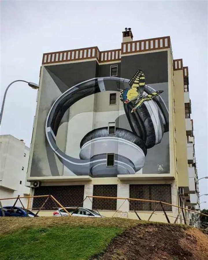 Amazing 3D graffiti artist shares eye-popping artworks that will make you look twice
