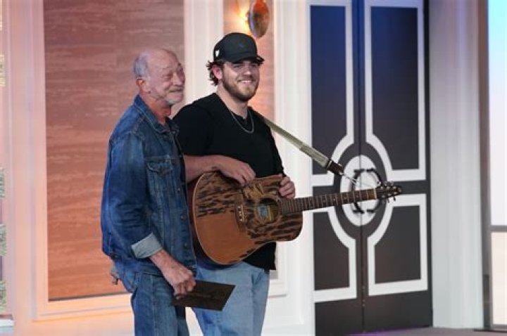 Who is American Idol contestant Jon Wayne Hatfield?