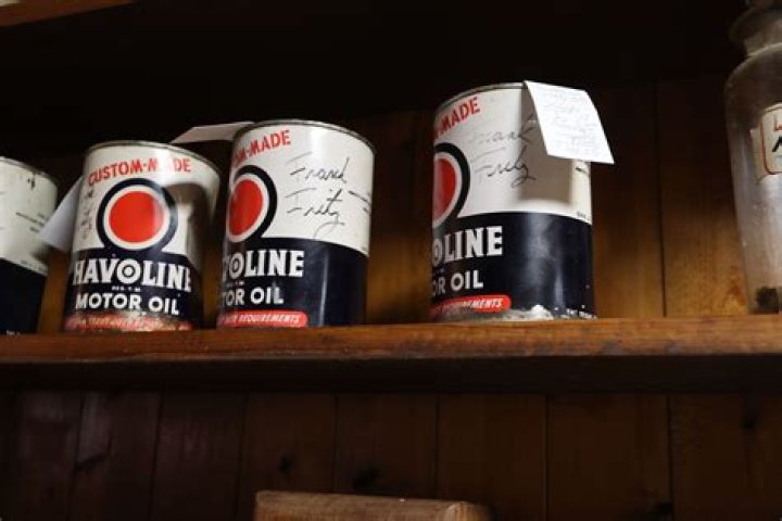 American Pickers' Frank Fritz selling signed oil cans for jaw-dropping price as fans complain of expensive store items