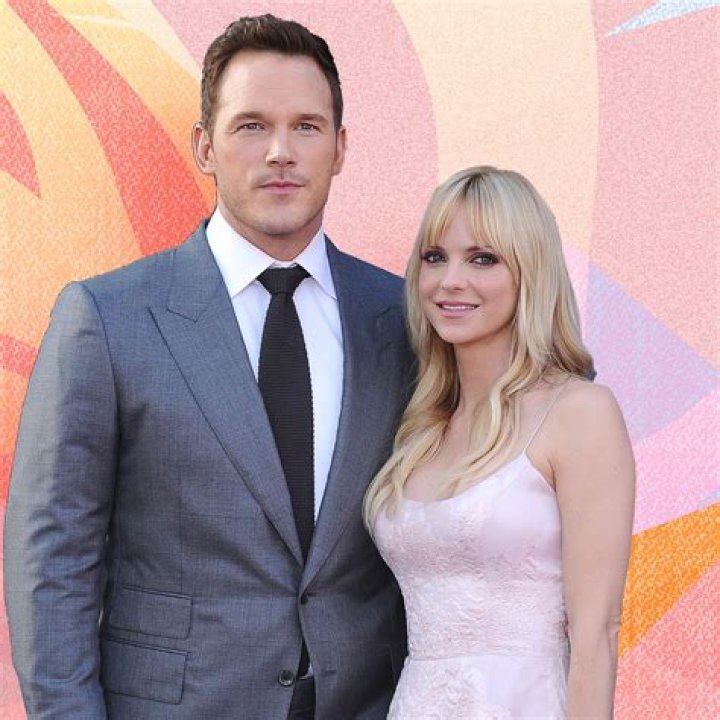 Who is Anna Faris' husband Michael Barrett?