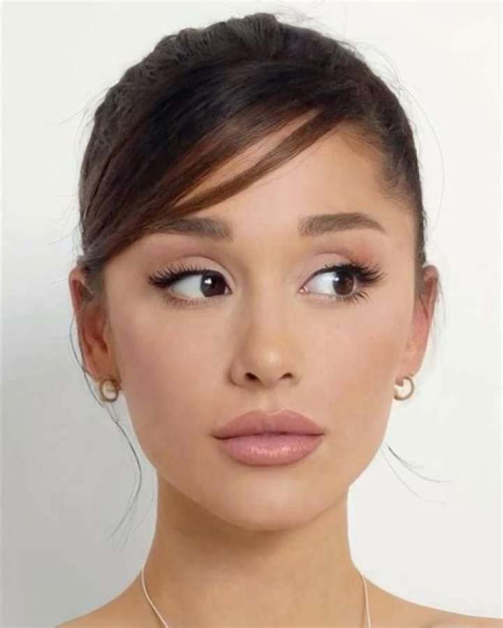 Ariana Grande's Best Hair, Make-Up & Beauty Looks