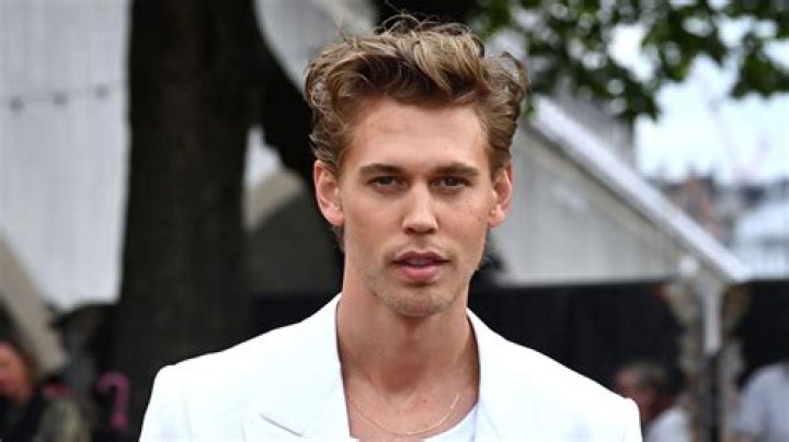 Austin Butler ‘Went Home In Tears’ While Filming ‘Elvis’ 