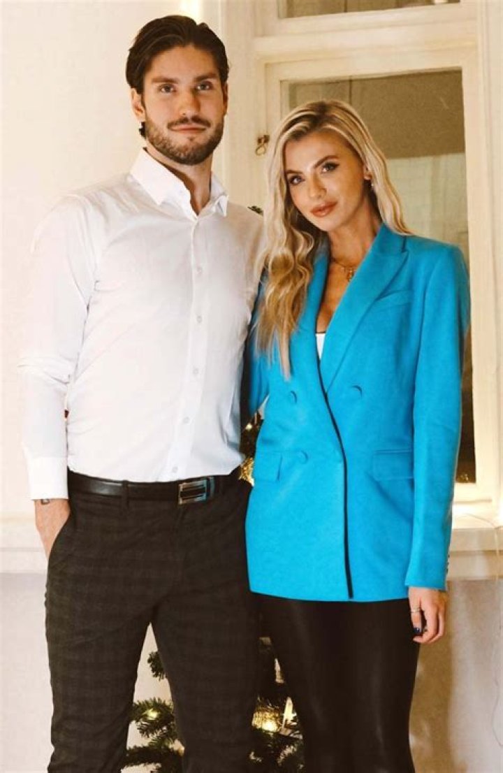 Bachelor’s Haley Fergusson Is Engaged to Hockey Star Oula Palve