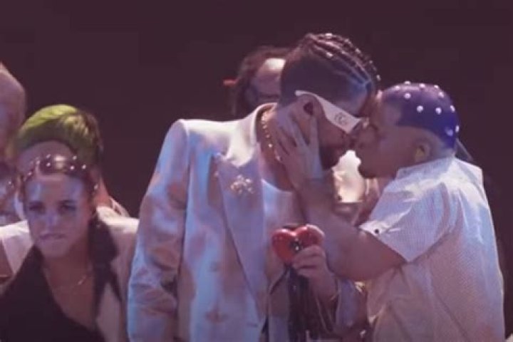 Unveiling The Moment: Bad Bunny Kissing A Man