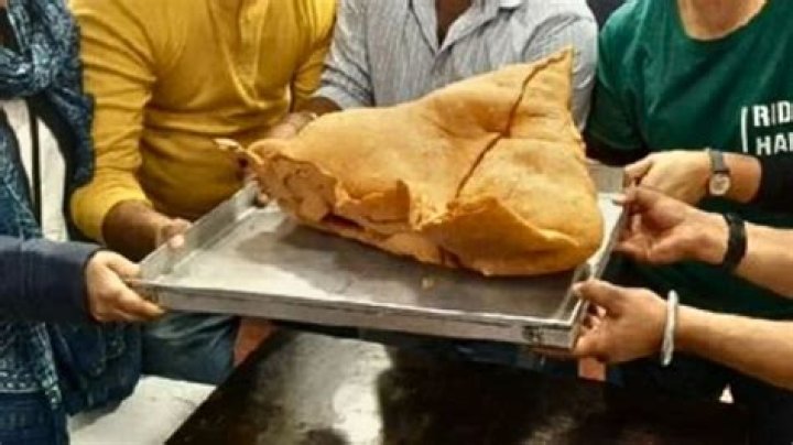 Win Rs 71,000 by eating 12 kg samosa in 30 minutes – India TV