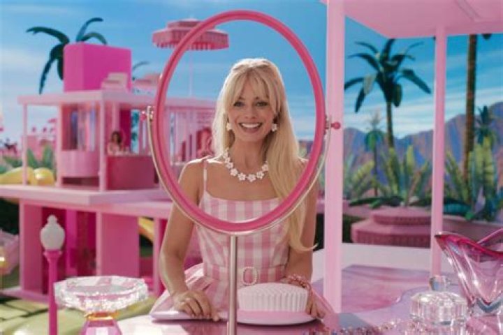 Margot Robbie To Earn £35m From Barbie