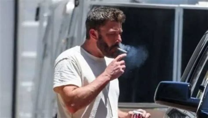 Does Ben Affleck smoke? | The US Sun