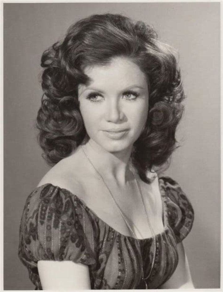 Bennye Gatteys: The Rising Star Of The Entertainment Industry