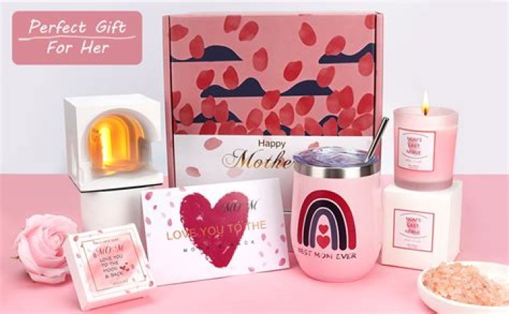 Best Gifts for Mothers With February Birthdays