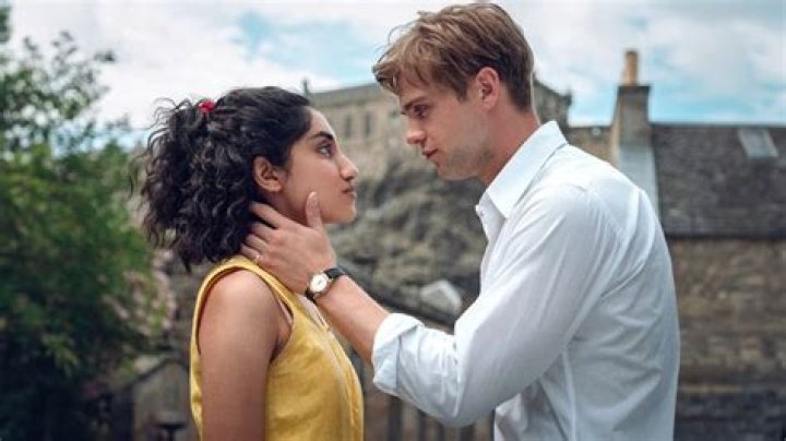 The 20 Best Romance TV Series Streaming Now