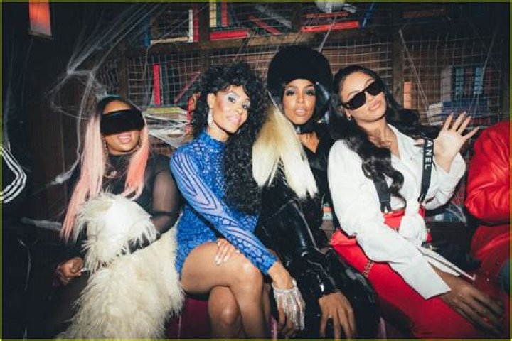 Beyonce Slays While Channeling Lil’ Kim for Halloween