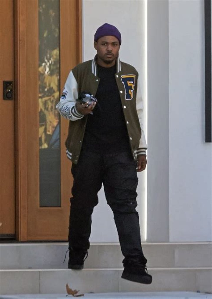 Pregnant Bhad Bhabie, 20, flaunts bare bump in bra and sweatpants outside $3M LA home with boyfriend Le Vaughn