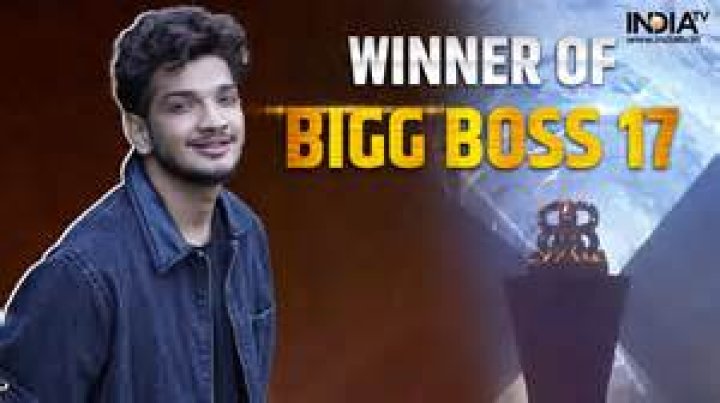 Munawar Faruqui lifts the trophy, takes home Rs 50 lakh cash prize and a car – India TV