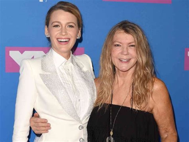 Blake Lively Channels Sister Robyn Lively's 'Teen Witch' Character