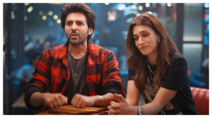 Body shaming hits a new low! Hate Story actress Bhairavi Goswami slams Kriti Sanon for her ‘Hawa Hawa’ video – India TV