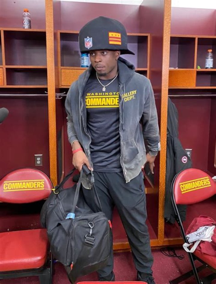 Brian Robinson Jr explains reason behind his massive hat with NFL fans left baffled