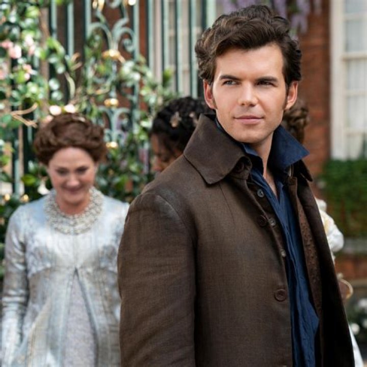 'Bridgerton' Season 3 Photos: Penelope, Colin Get New Looks